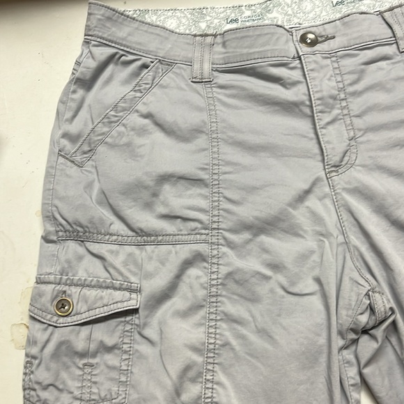 Lee, comfort waistband women’s cargo shorts - Picture 2 of 6